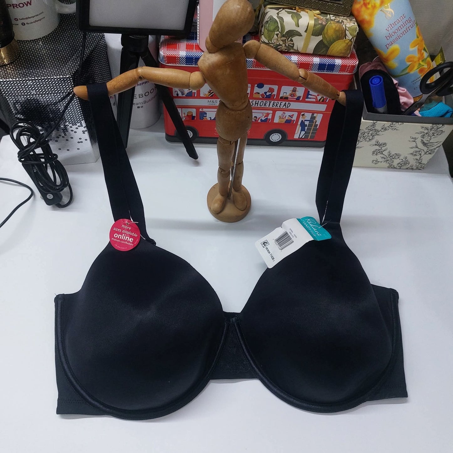 Radiant By Vanity Fair Size : 42-E