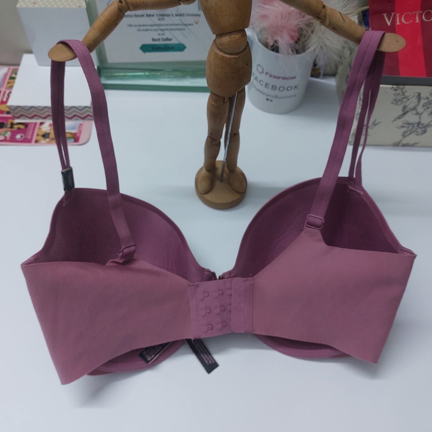Victoria's Secret Seamless Back Smoother T-Shirt Bra
