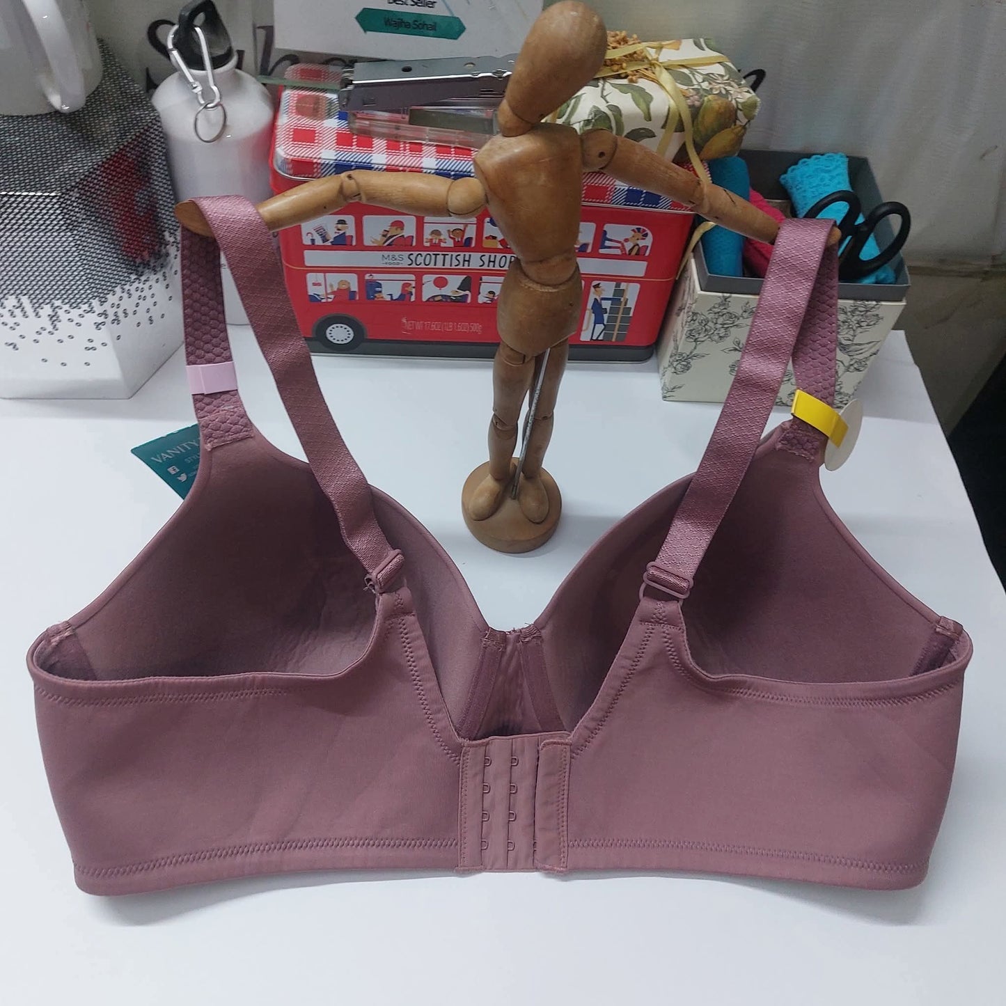 Vanity Fair Beauty Back Bra Size : 42-D