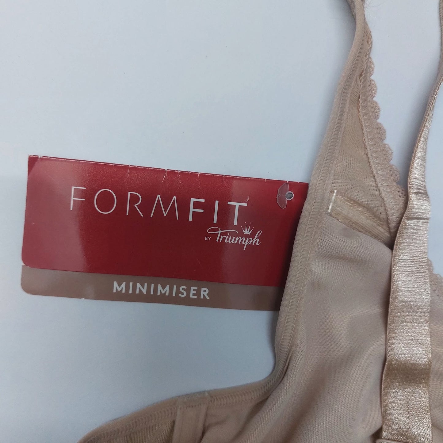 Formfit Delicate Minimiser Wired Bra Size : 42-D