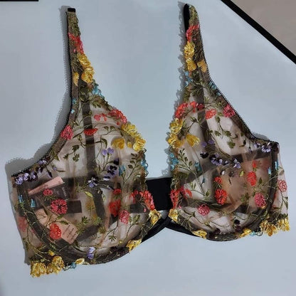 Brand : Victorias Secret Lace Plunge Deep V Neck Dream Angels  Size : 32DD