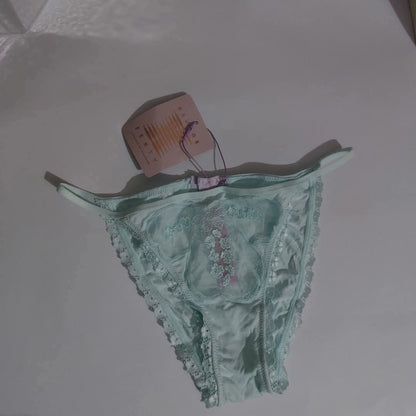 SAVAGE X FENTY A PEEK BEHIND THE LACE BRALETTE SET Size : Small