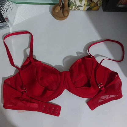 Victoria's Secret  Available Size : 32-C / 34-DD