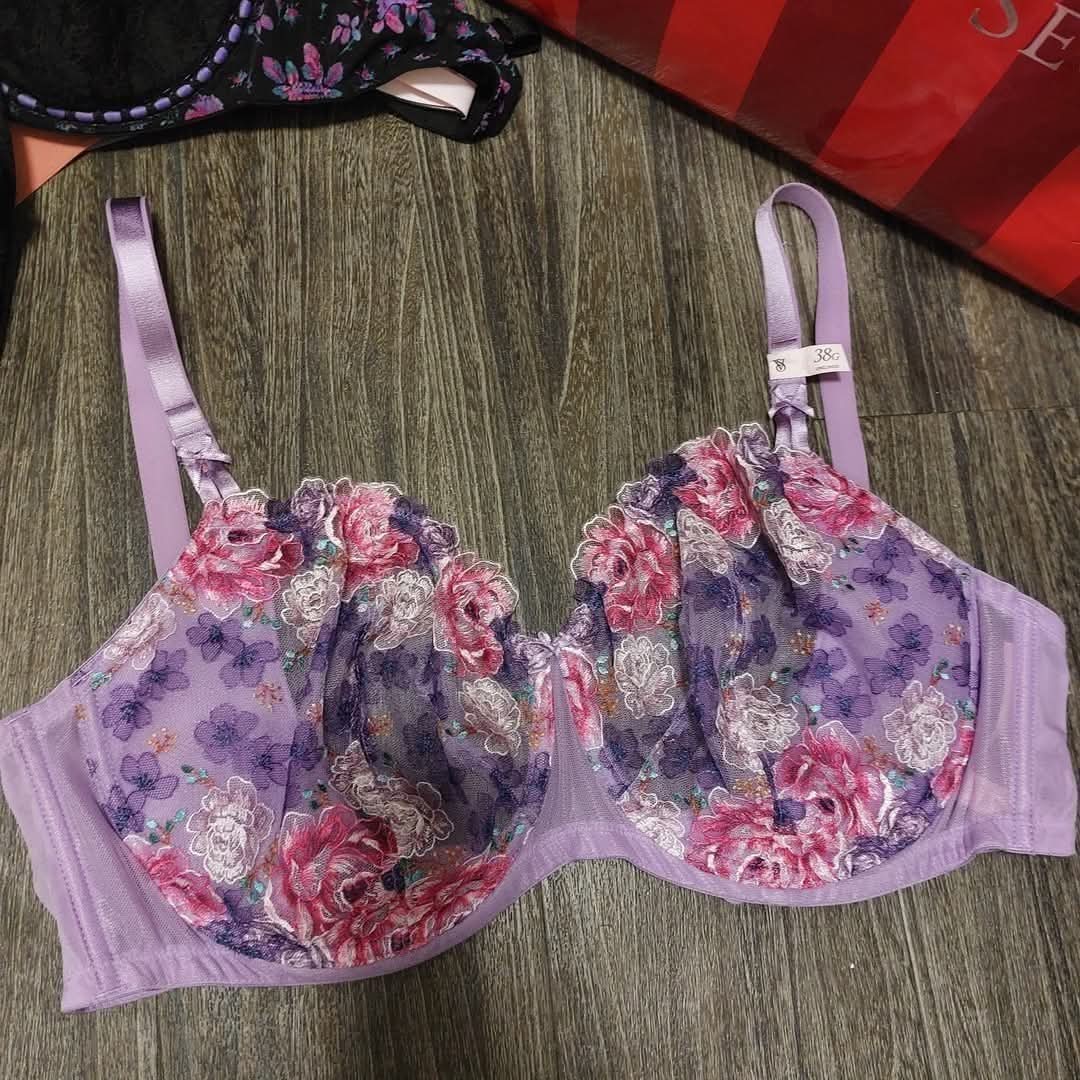 Victoria's Secret Dream Angels Unlined Floral Embroidered Demi bra Purple lace Plunge Pushup Size : 38-G