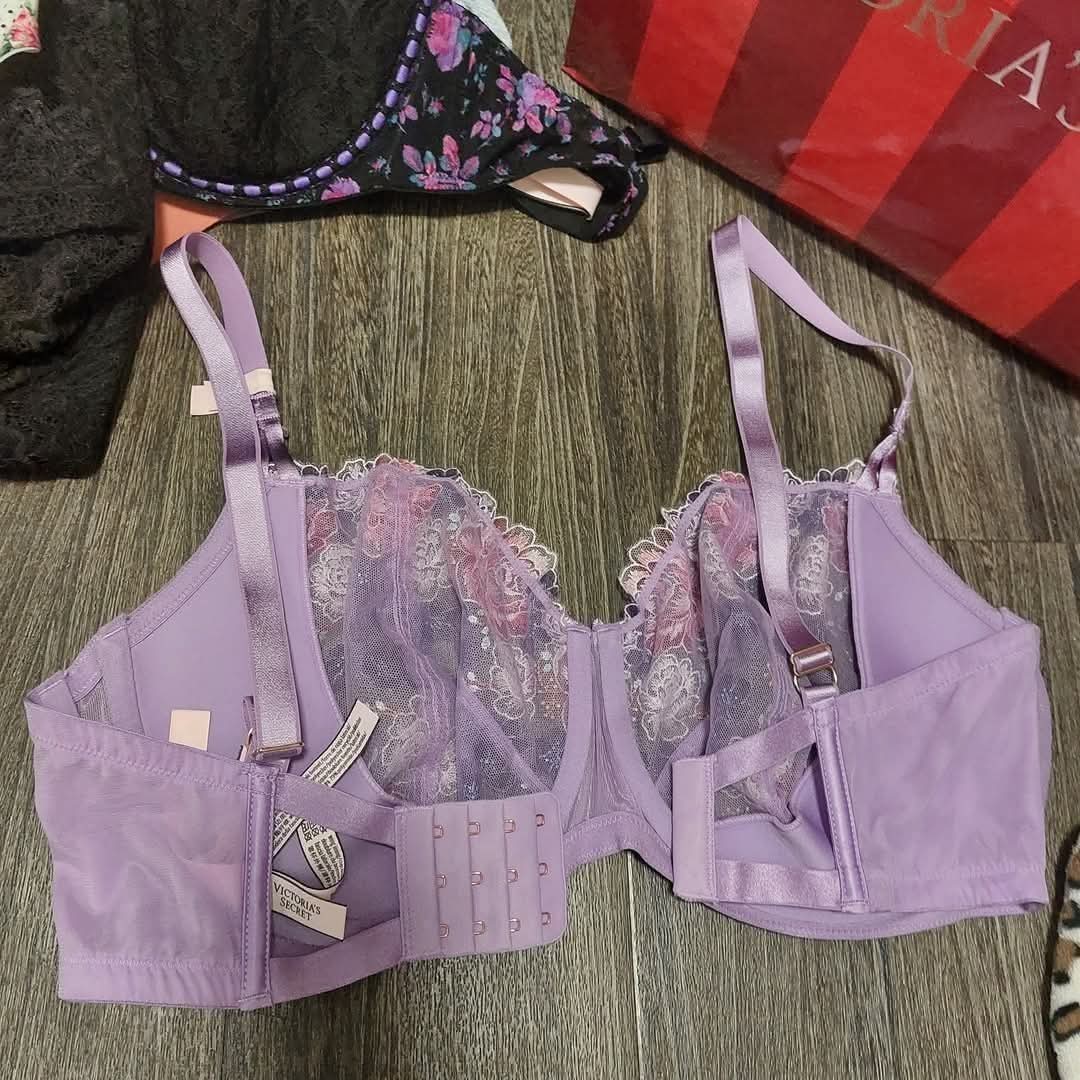 Victoria's Secret Dream Angels Unlined Floral Embroidered Demi bra Purple lace Plunge Pushup Size : 38-G