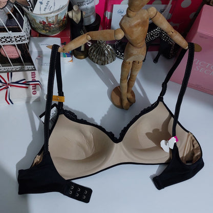 Maidenform Size : 36-A Design to help straps stay in place