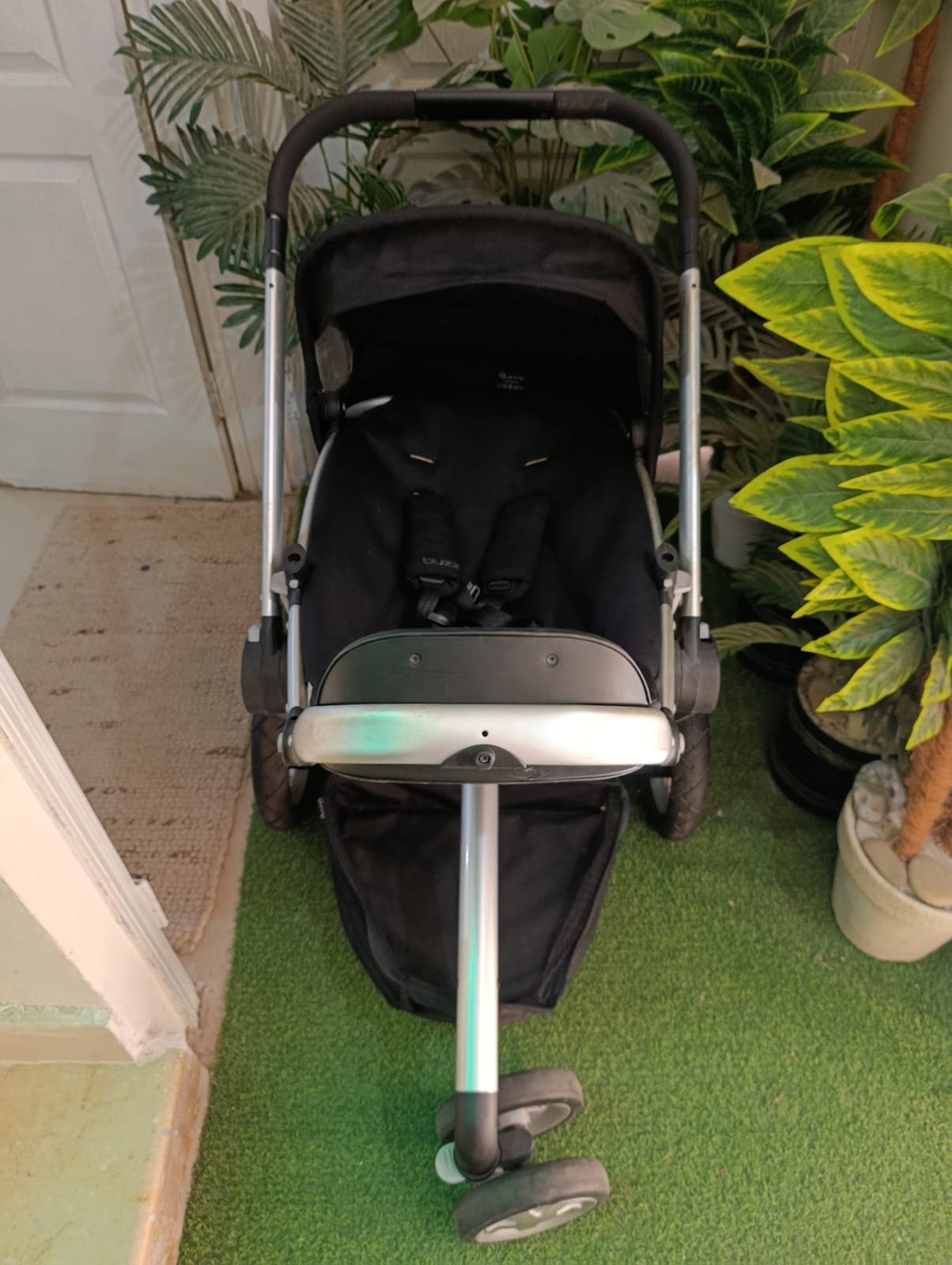 Quinny Zapp 3-Wheeler Stroller - Compact Fold, Black