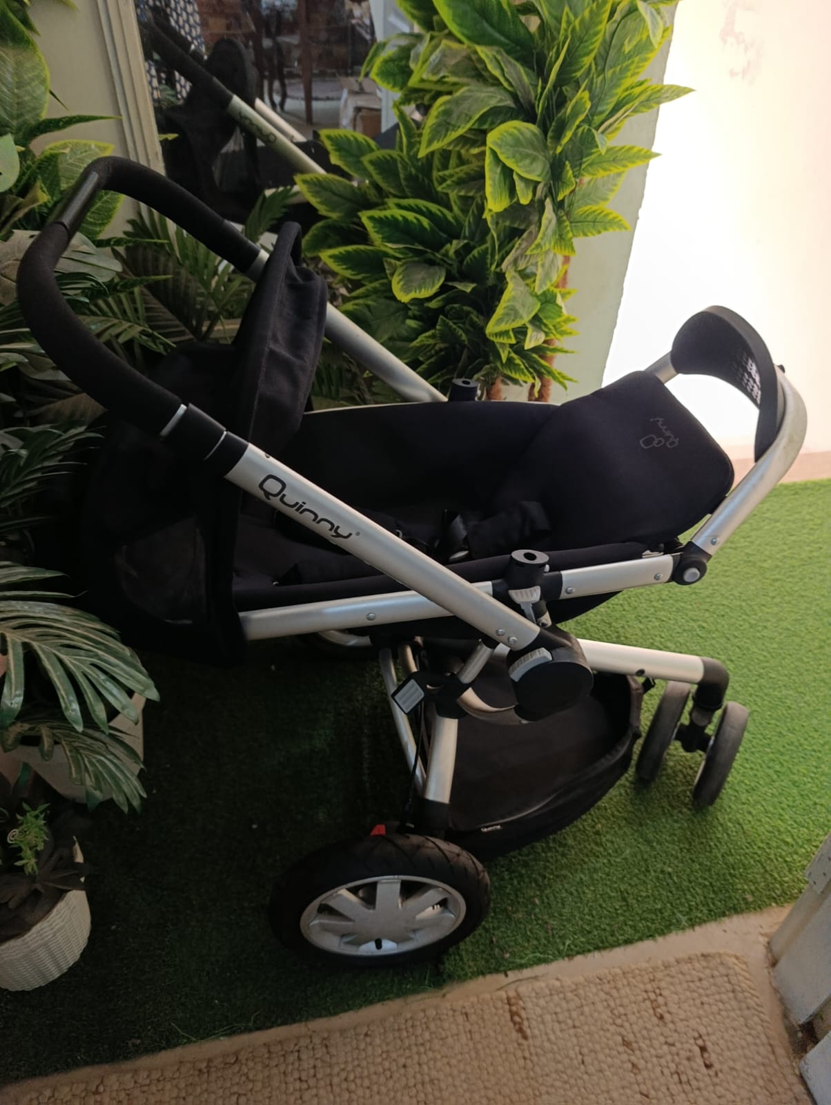Quinny Zapp 3-Wheeler Stroller - Compact Fold, Black